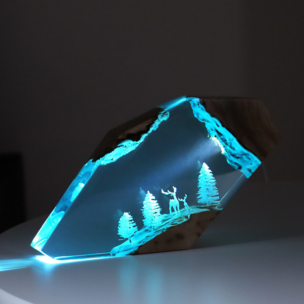Art Craft Christmas - งานศิลปะตั้งโต๊ะรูปกวางนางฟ้าในป่า ของตกแต่งเรืองแสงแบบสั่งทำพิเศษ รูปเรือจม ปลาหมึก วัสดุไม้เนื้อแข็งและเรซิ่น ของตกแต่งบ้าน